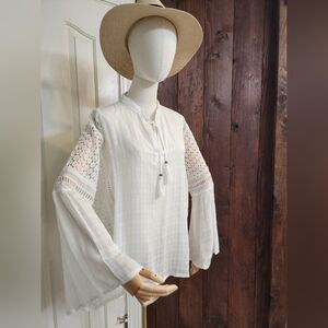 Vintage Havana - Elegant White Lace Sleeve Women's Top - Size M